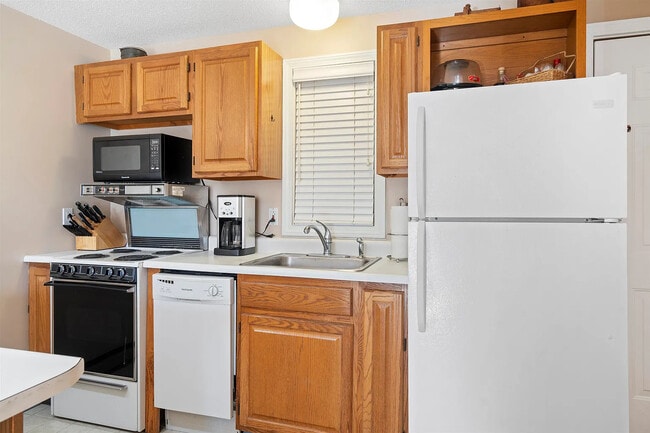 Photo - 118 Weirs Rd Unit 121