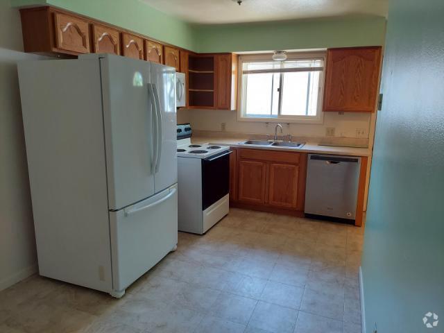 Building Photo - 3 bedroom in Billings MT 59105 Rental