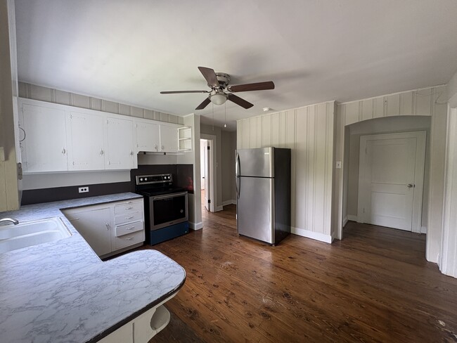 Photo - 142 Grove Ave