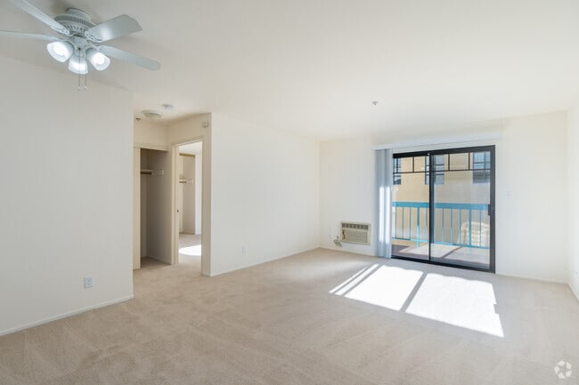 1BR, 1BA - B - Santos Plaza Apartments