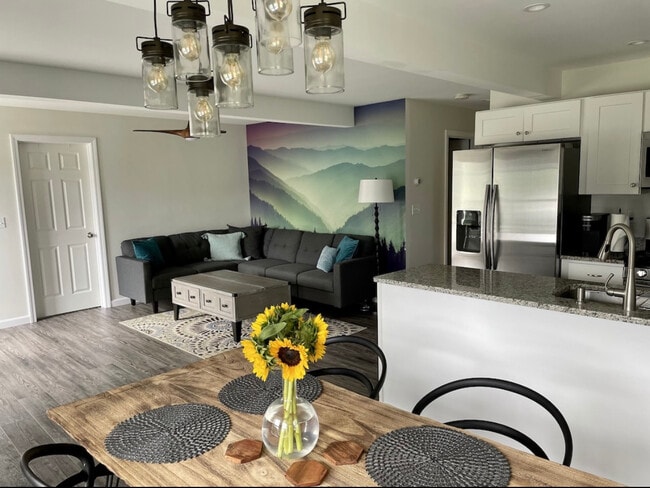 Photo - 641 Mariaville Rd