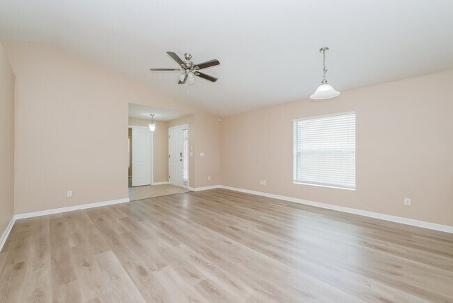 Photo - 1010 Larwood Pine Dr