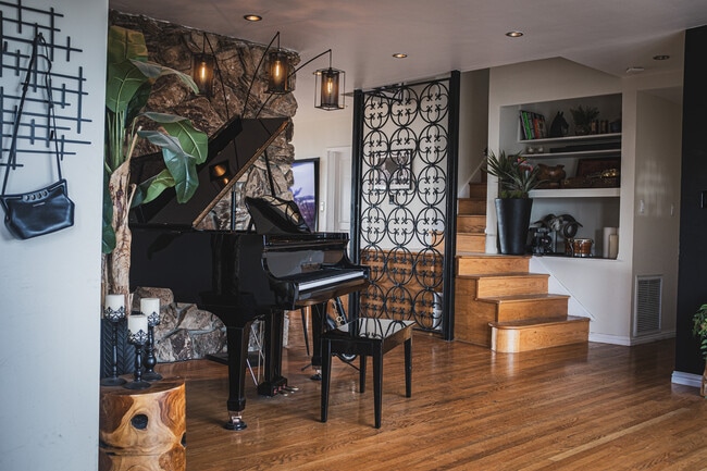 Photo - 2050 Cyprean Dr