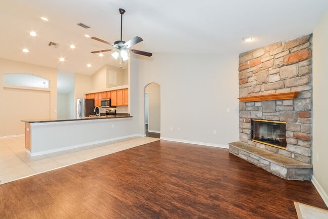 4209 Prairie Iris Ct