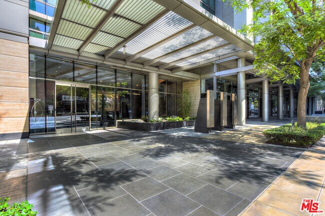 1155 S Grand Ave Unit 1908