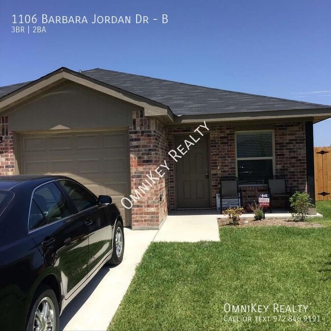 Photo - 1106 Barbara Jordan St Unit B