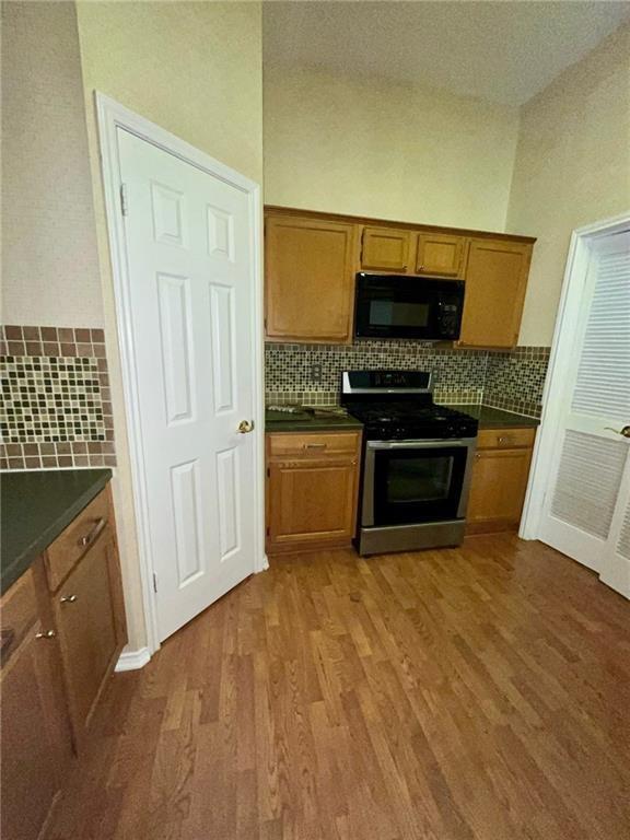 Photo - 16508 Framingham Cir