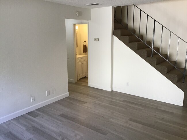 Living / half bath - 2033 Sierra Rd