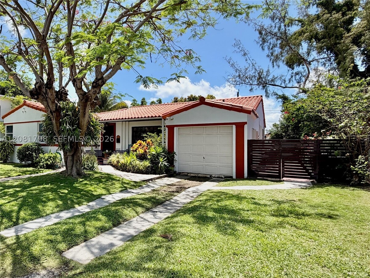 Photo - 9132 Byron Ave