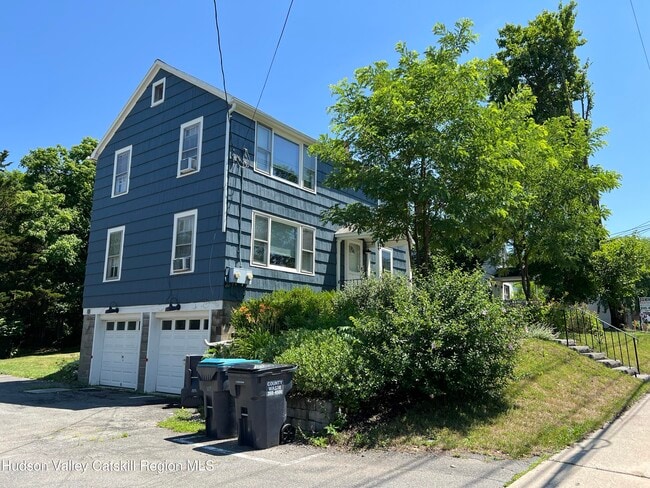 Photo - 233 Main St