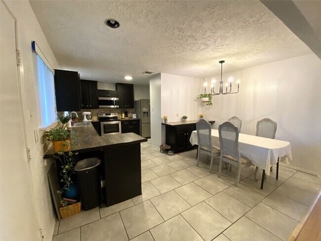 Photo - 9810 Shell Rock Rd