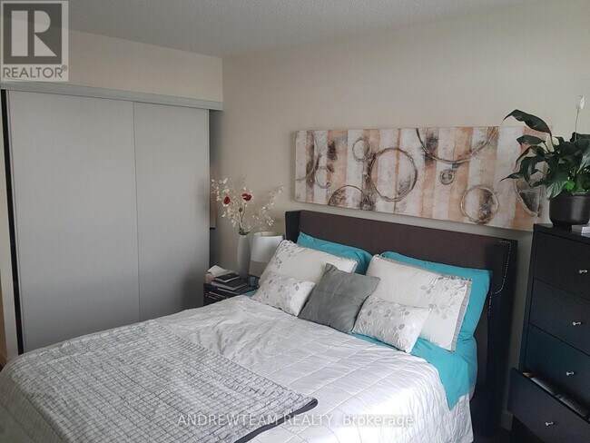 Photo - 816 Lansdowne Ave Unité 620