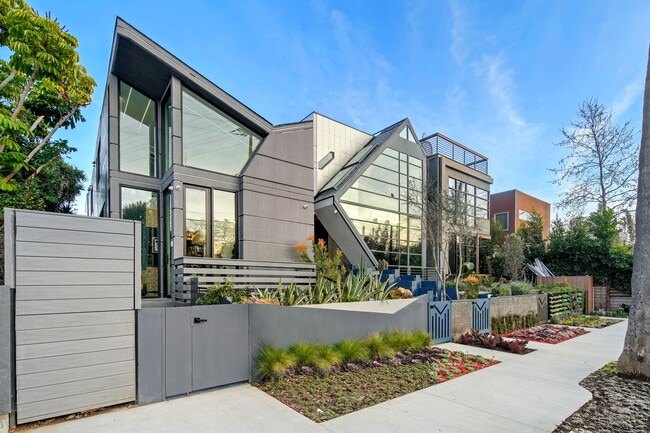 Photo - 840 California Ave