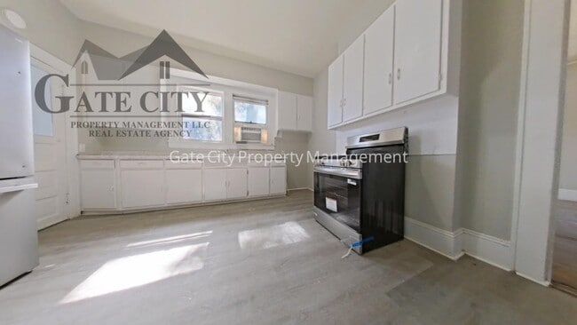 Photo - 1006 Holton Pl