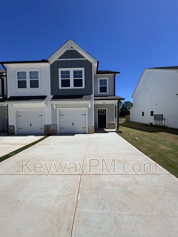 Photo - 2062 Denmark Ave SE