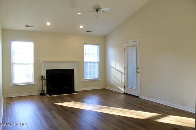Photo - 1504 Amhearst Ct