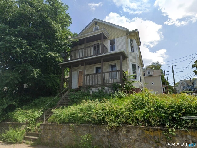 Building Photo - 250 Orange St