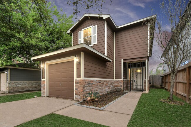 Building Photo - 6623 Apollo St Rental