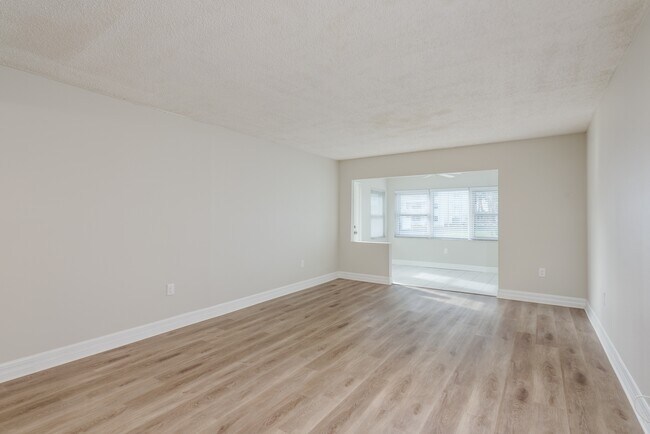 8 Glencoe Pl