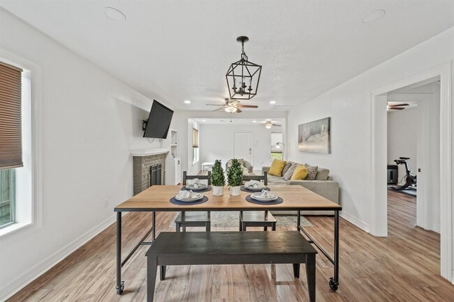 Photo - 4520 Sharon St