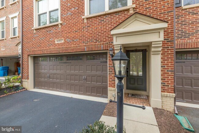 Photo - 42557 Dreamweaver Dr