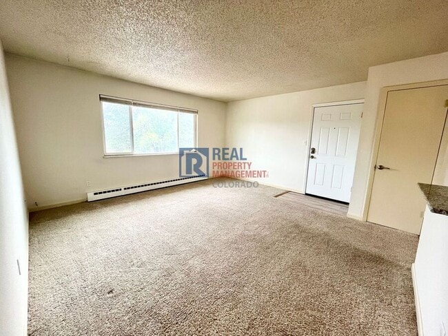 Photo - 2028 Friendship Pl