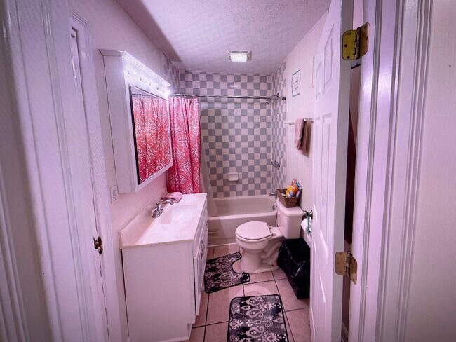 Bathroom - 842 N California St