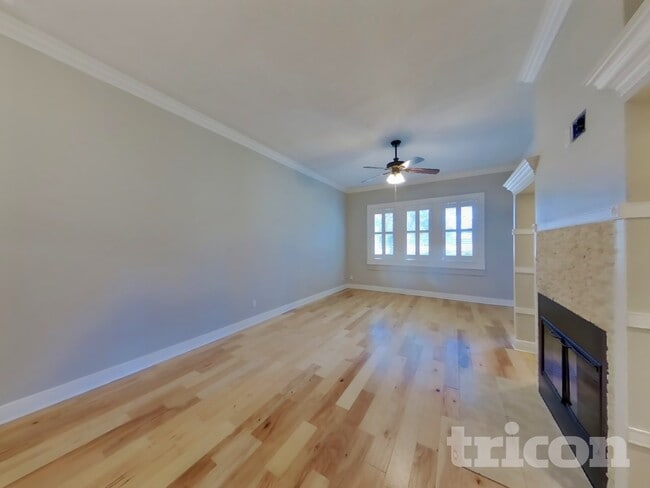 Photo - 1668 Woodland Dr