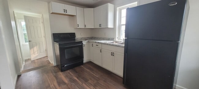Building Photo - 129 E Market St Unit B Rental