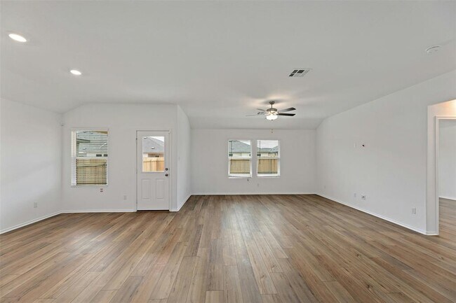 Photo - 443 Sebring Cir