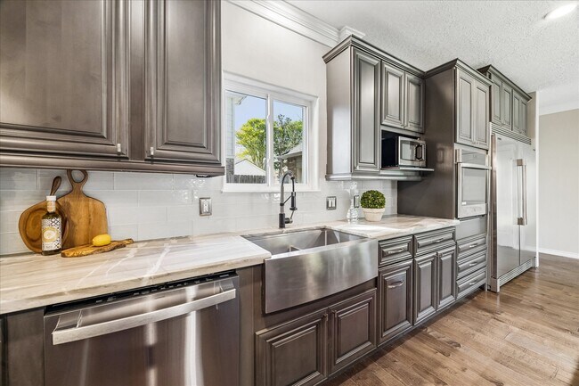 Photo - 1030 Crossroads Dr