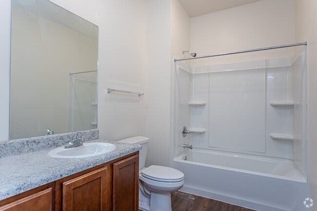 2BR, 2BA - 950SF - Heatherwood Apartments - Luxury Senior Living