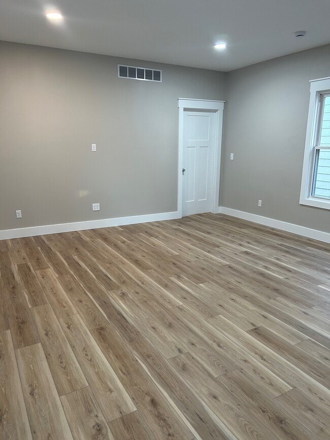 Photo - 927 Mckaig Ave