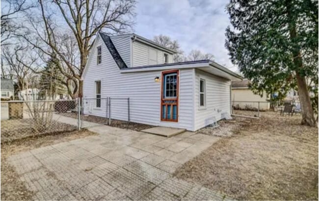 Photo - 1921 Heath Ave