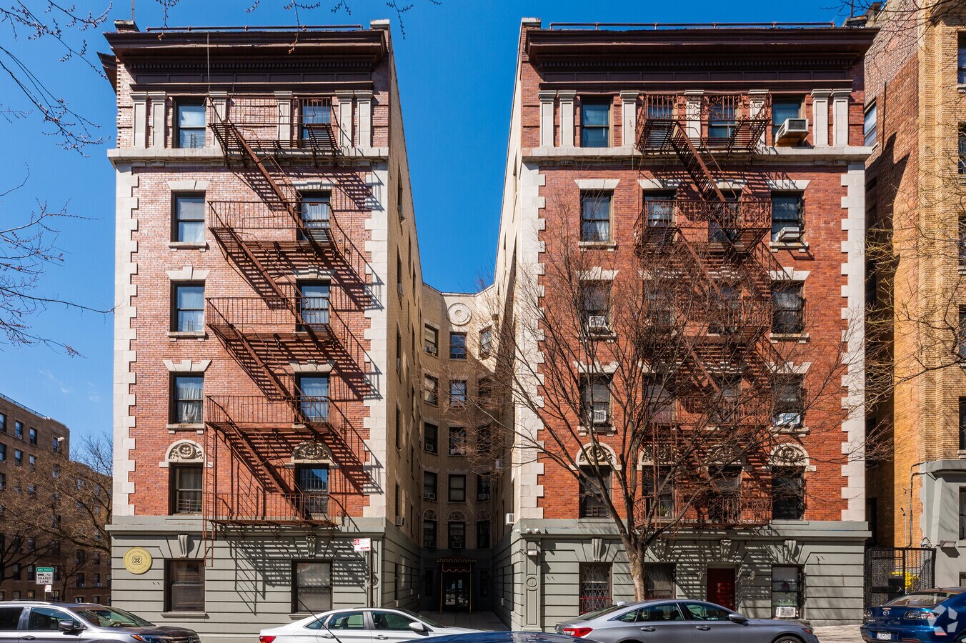 Fotografía del edificio - 100 Cabrini Boulevard