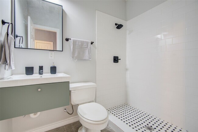 Photo - 2712 Link Rd