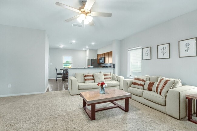 Photo - 8903 Grey Elm