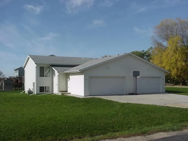 Building Photo - 7823 Clinton Rd