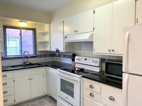Building Photo - 654 Eastmoor Blvd Rental