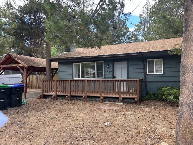Building Photo - Cozy and clean home in the county near the...
