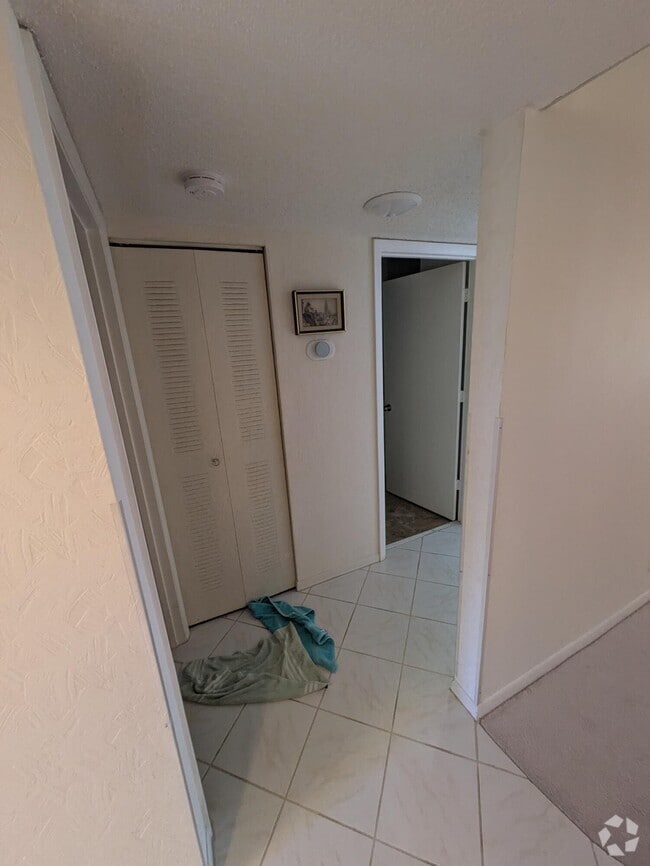 Building Photo - 4725 Lucerne Lakes Blvd E Unit 206 Rental