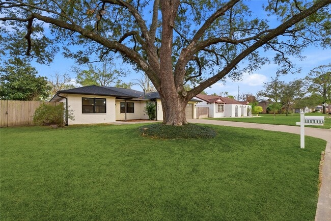 Photo - 2606 Parana Dr