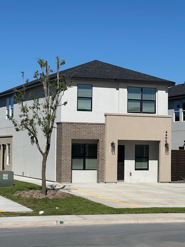 Photo - 4900 Tyler Ave