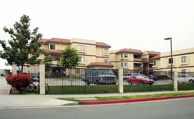 Placentia Garden Apartments - Placentia Garden Apartments