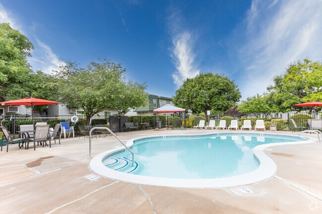 Photo - Cambridge Gardens