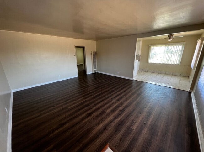 Photo - 11700 Glenoaks Blvd