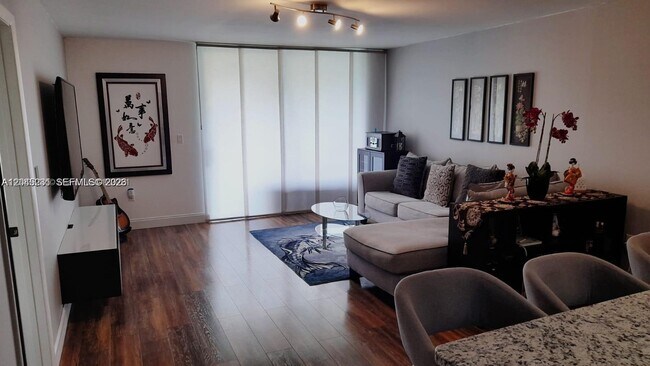 Photo - 5530 NW 44th St Unidad 408C