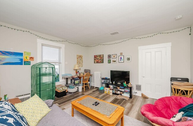 Photo - 26 Cushing St Unit B