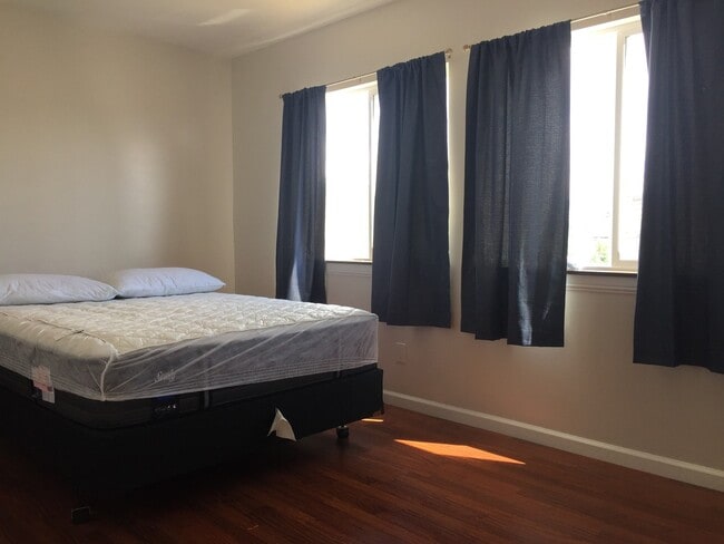 Photo - Lam, Clyde or Patcharee Unit 2 Bed