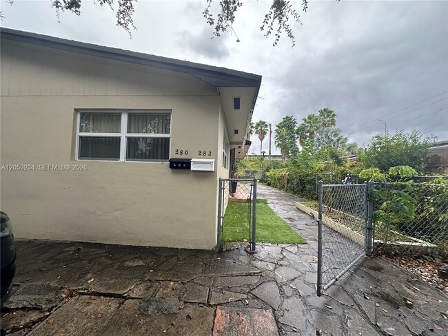 280 NW 39th St Unit *